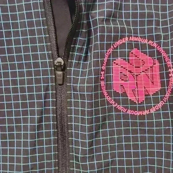 Under Armour Windbreaker - Picture 8 of 9